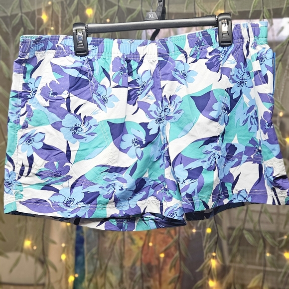 Women's Columbia Shorts - Picture 4 of 8